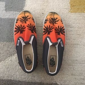 Vans Slip-On Sneakers in Sunset Palm Tree Print Mens Size 7.5